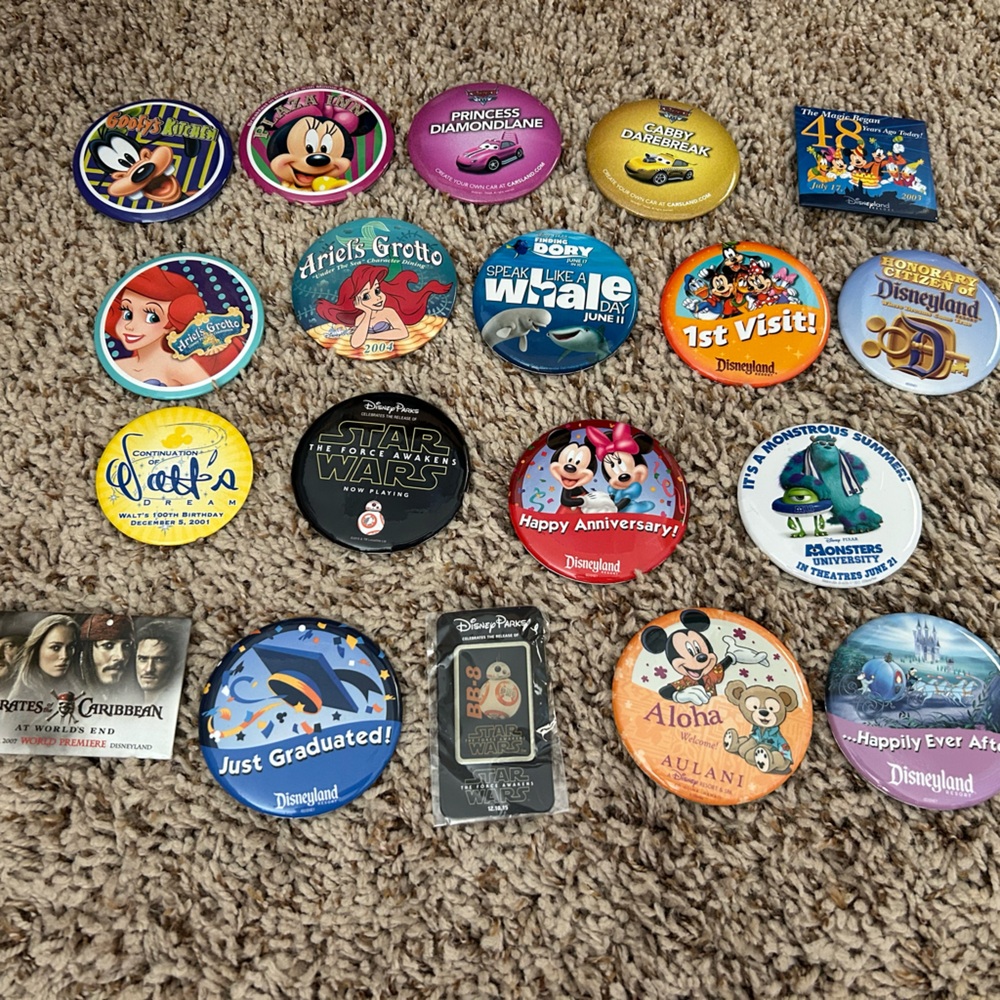 (19) Disney Themed Collectible Buttons